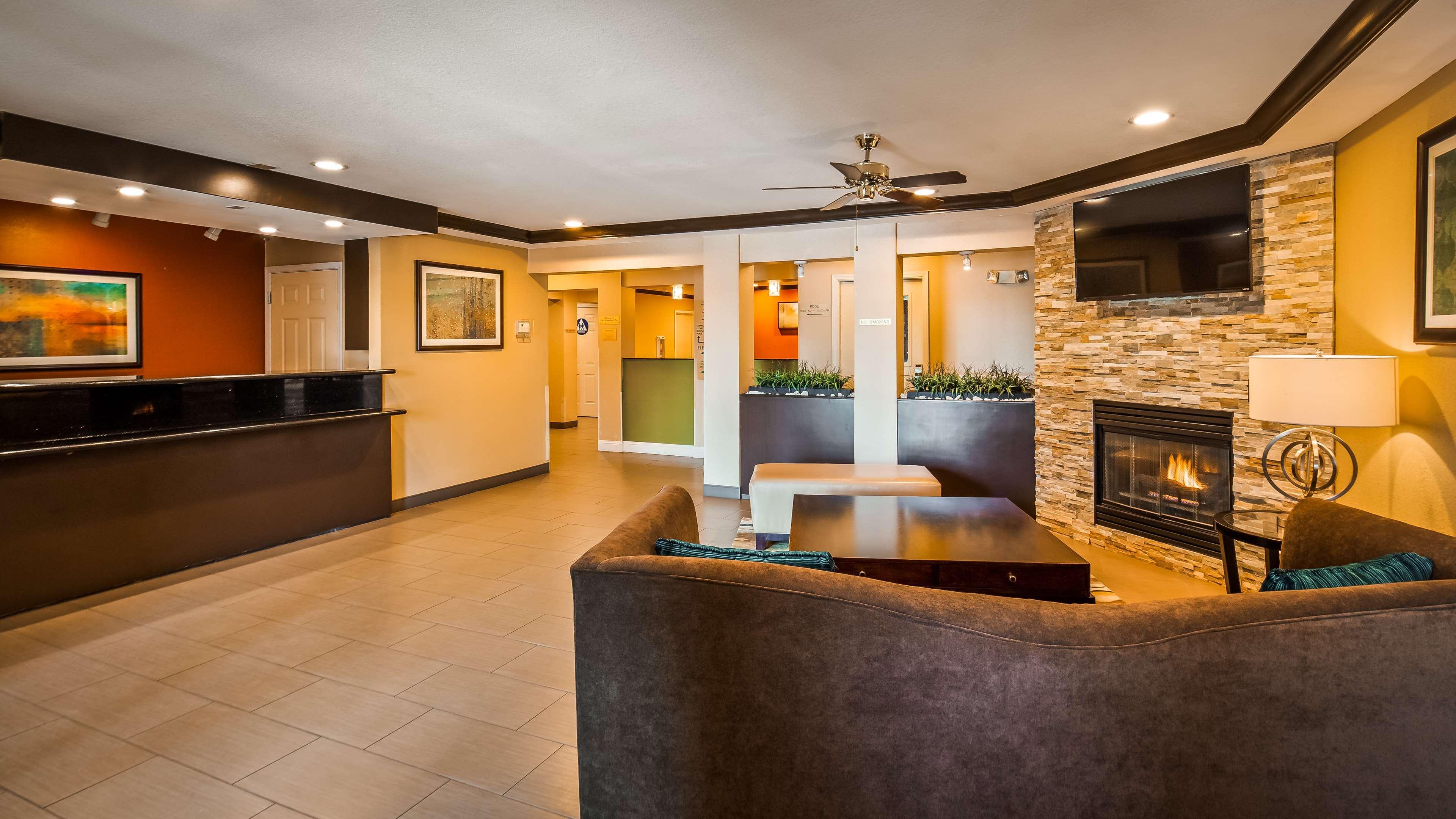 Best Western Plus Twin View Inn And Suites Redding Exteriör bild