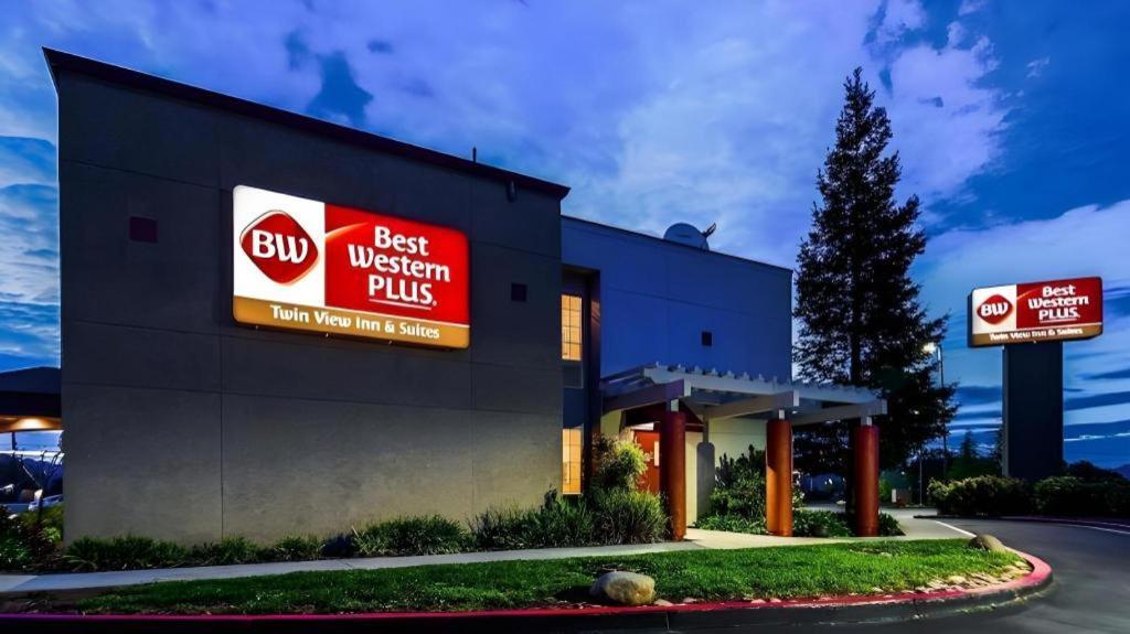 Best Western Plus Twin View Inn And Suites Redding Exteriör bild