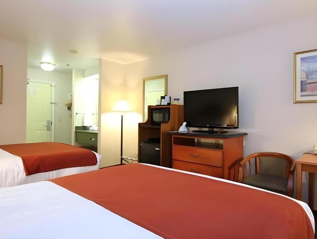 Best Western Plus Twin View Inn And Suites Redding Exteriör bild