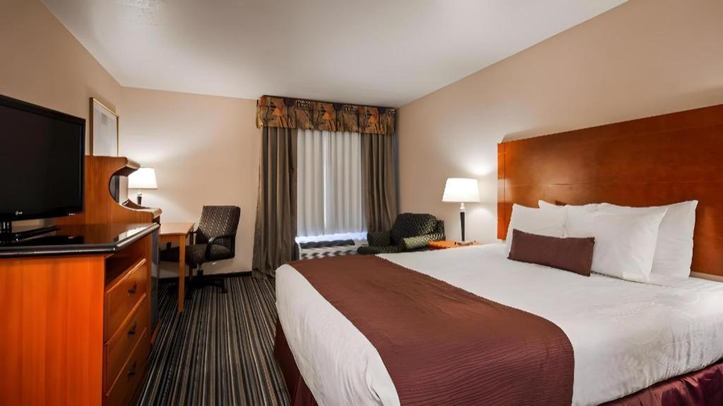 Best Western Plus Twin View Inn And Suites Redding Exteriör bild