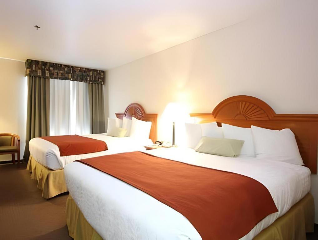 Best Western Plus Twin View Inn And Suites Redding Exteriör bild