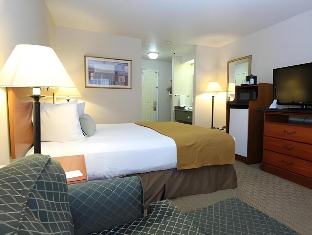 Best Western Plus Twin View Inn And Suites Redding Exteriör bild