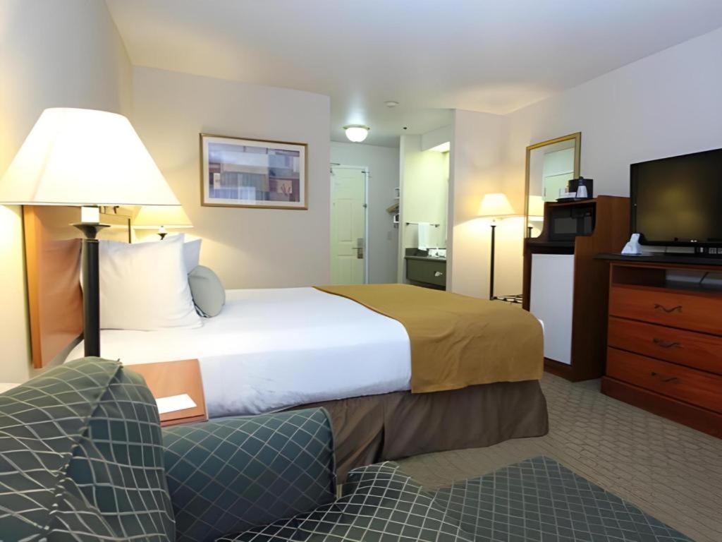 Best Western Plus Twin View Inn And Suites Redding Exteriör bild