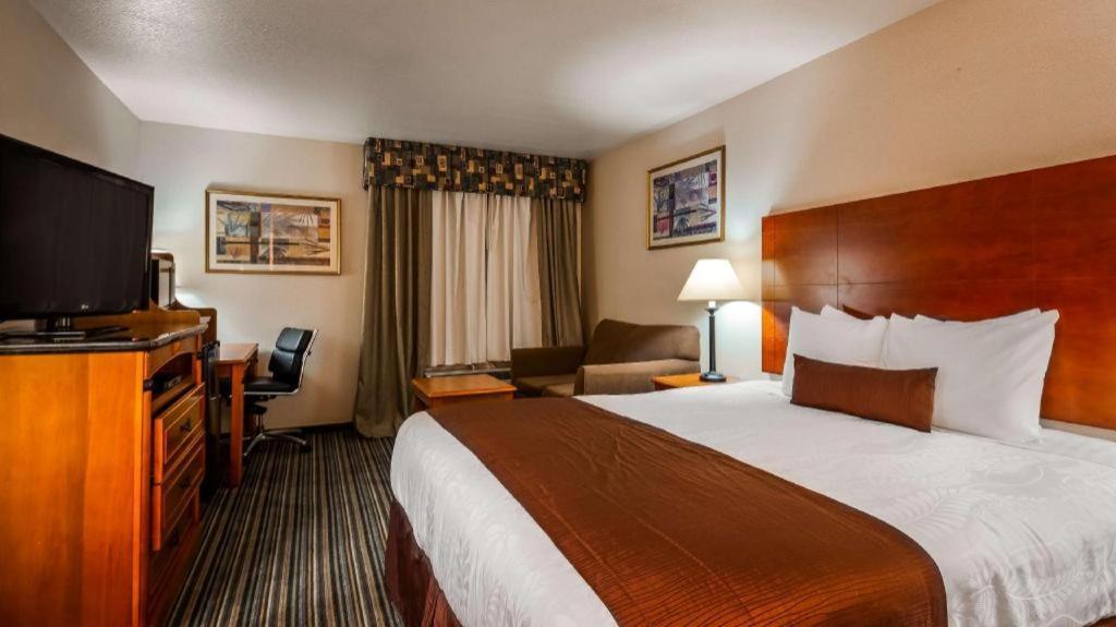 Best Western Plus Twin View Inn And Suites Redding Exteriör bild
