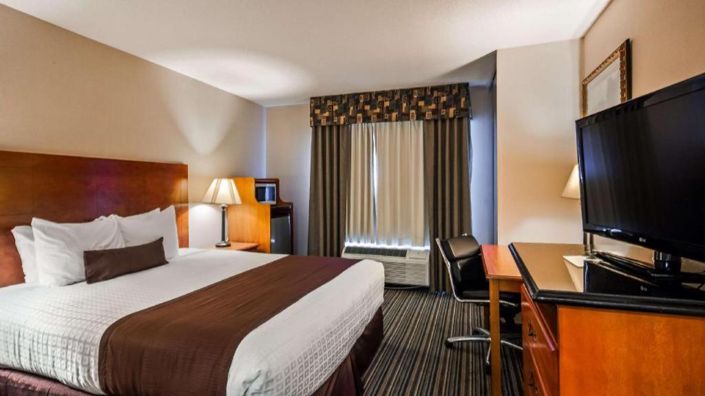 Best Western Plus Twin View Inn And Suites Redding Exteriör bild