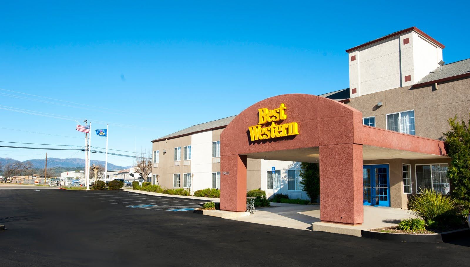 Best Western Plus Twin View Inn And Suites Redding Exteriör bild
